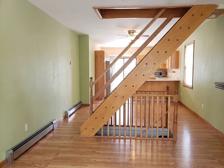 1517 Covington St — Photo 4