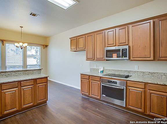 3rd image of 2511 Fairfield Bend Dr