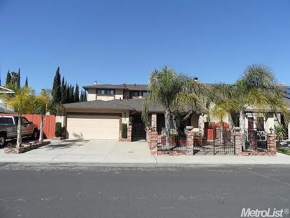 1443 Catamaran Ct photo 1