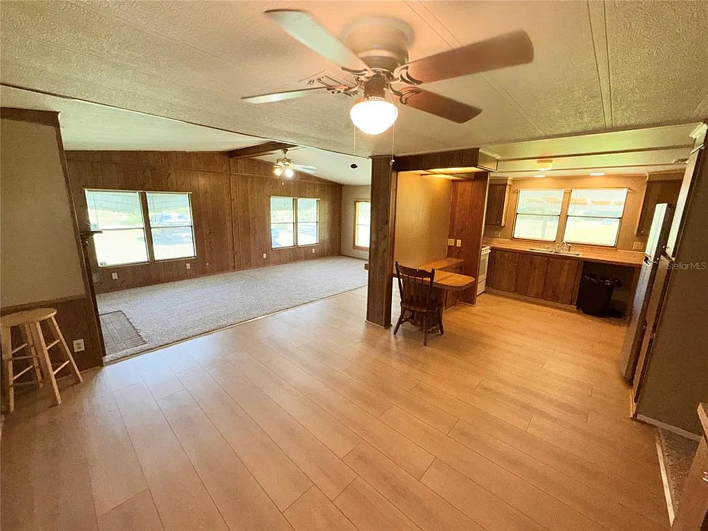 3 bed, 2.0 bath, 1196 sqft, $2,000 — Photo 4