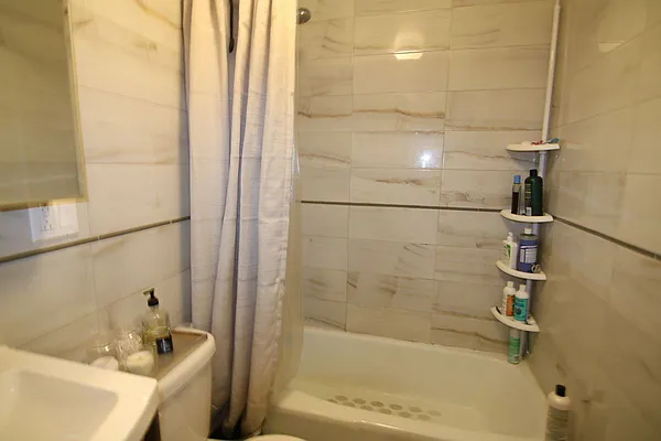 Rented by America Mecca Realty LLC | media 8