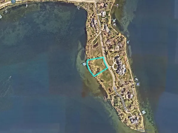 1415 Bracketts Point Rd, Wayzata, MN 55391
