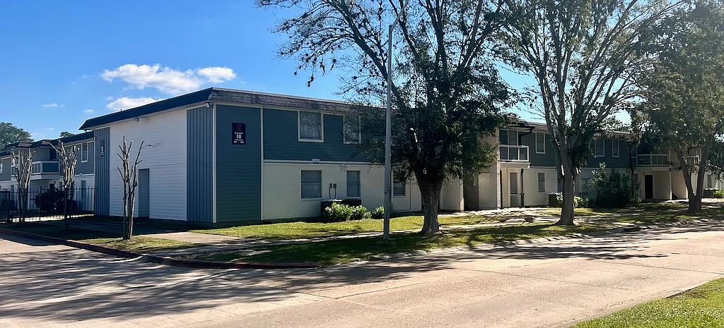 Tiger Den Apartments — Photo 4