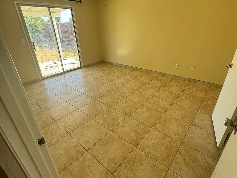 1409 Kirkwood Ave — Photo 11