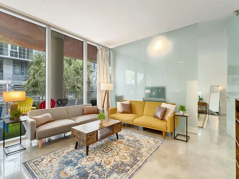 250 NW 24th St #2B — Photo 5