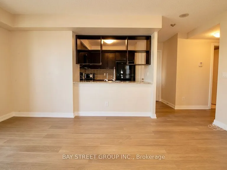 151 Village Green Sq #2703 — Photo 10