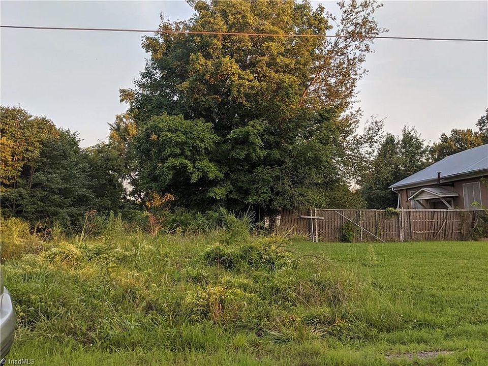 2nd image of 214 N Railroad Ave