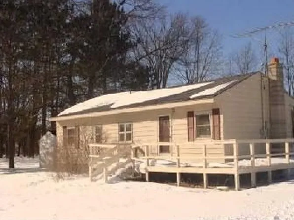 7962 Olmstead St, Gaylord, MI 49735