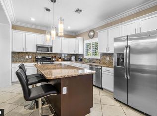 34 NW 7th St, Boca Raton, FL 33432