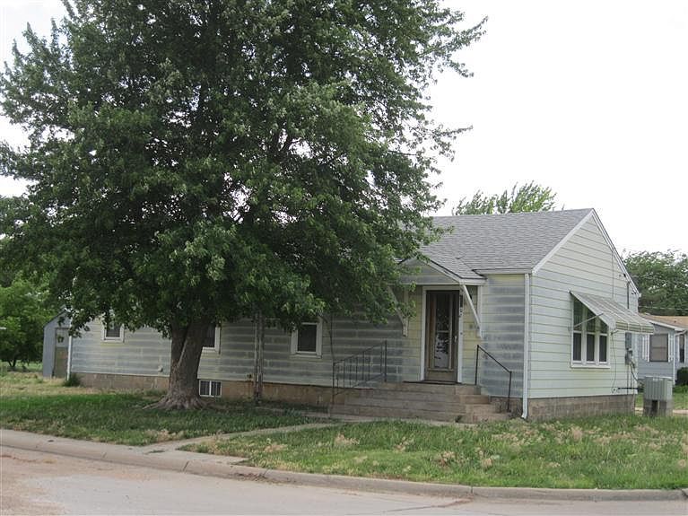 1st image of 300 S Schiller Ave