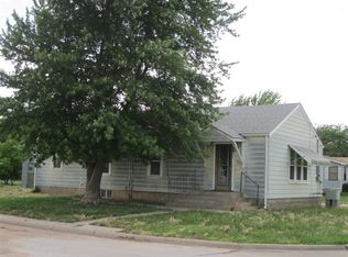 300 S Schiller Ave, Ellinwood, KS 67526