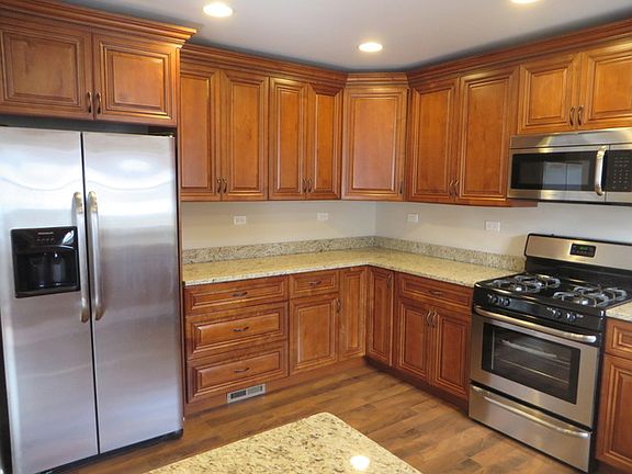 3rd image of 1845 Sequoia Dr
