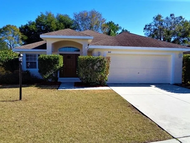 3 bed, 2.0 bath, 1598 sqft, $2,290 — Photo 1