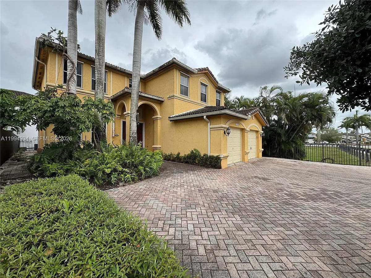 Building Photo - 2155 SW 156th Ct