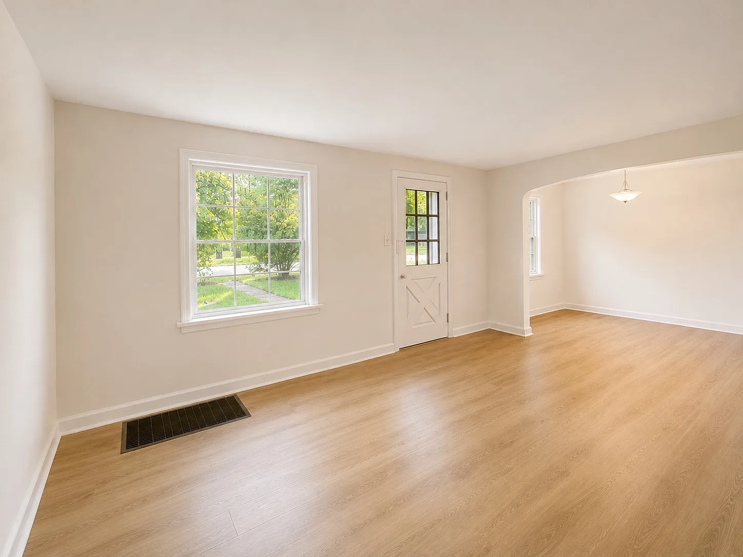 3 bed, 1025 sqft, $2,500 — Photo 4