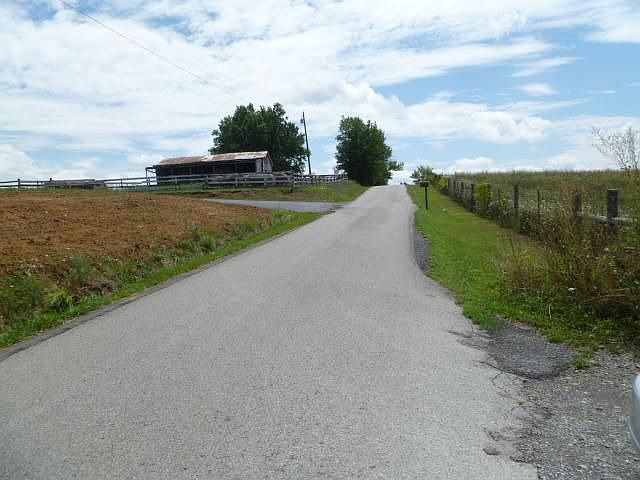 2nd image of 214 Cole Rd