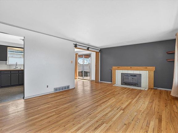 3rd image of 6202 N Winston Dr