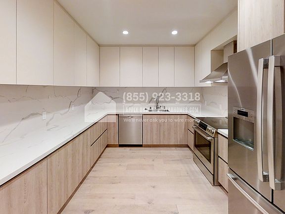 2nd image of 2224 Clement St #105