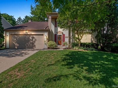 2686 Orbit Dr, Lake Orion, MI, 48360
