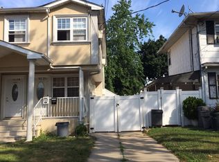 142-34 254 St, Rosedale, NY 11422