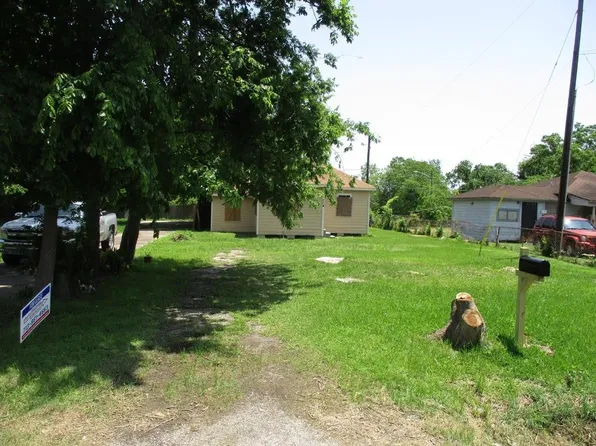714 Clinton Park St, Houston, TX 77029