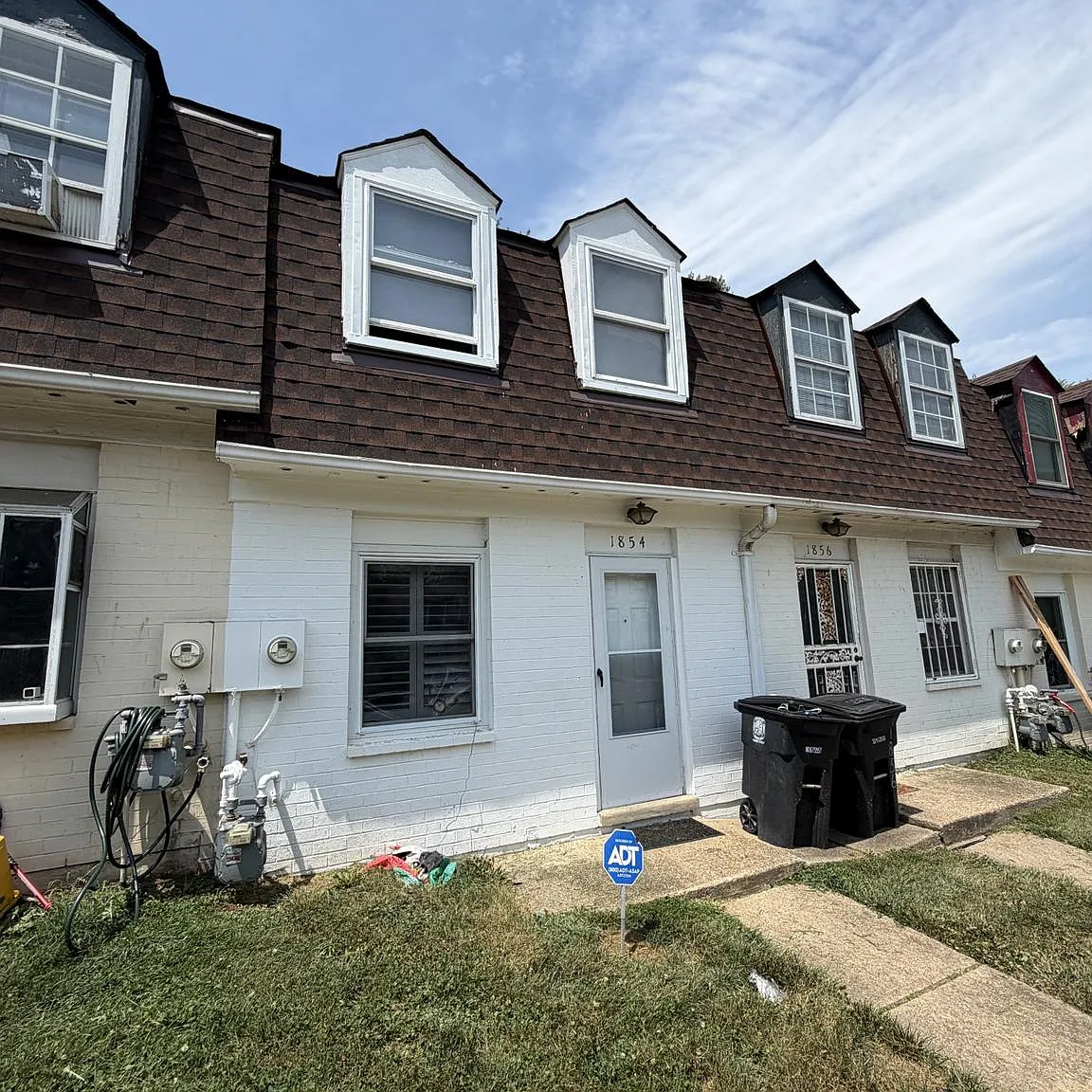 2 bed, 1.0 bath, 812 sqft, $1,800 — Photo 1