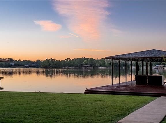 Back of the home faces North so there are some gorgeous sunsets!!