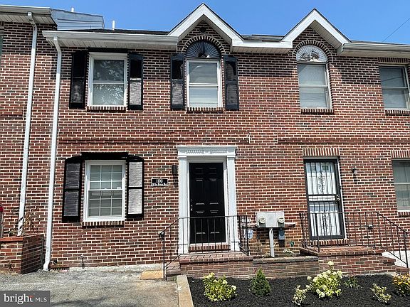2nd image of 1103 Van Buren Way