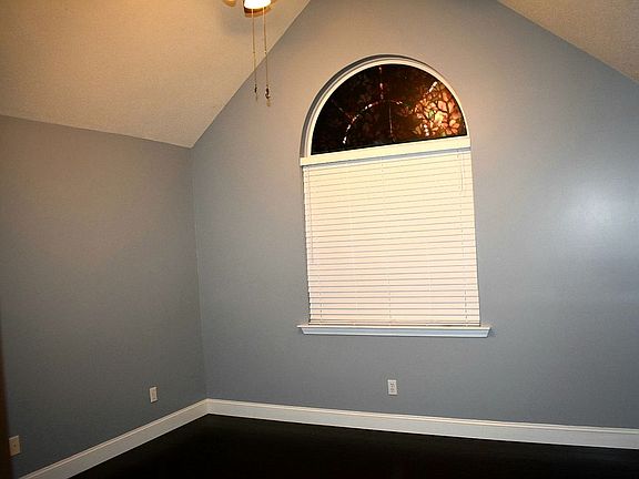 Upstairs bedroom 1