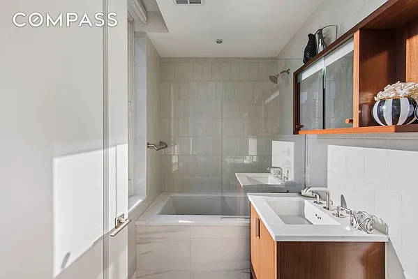 Rented by Compass | media 9