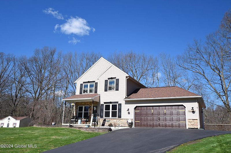 3rd image of 153 Trinity Place