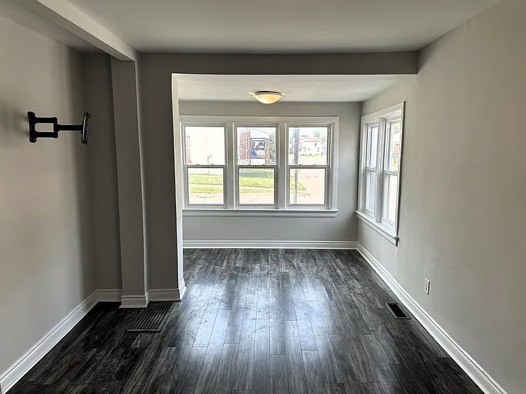 21 Maple St #1 — Photo 9