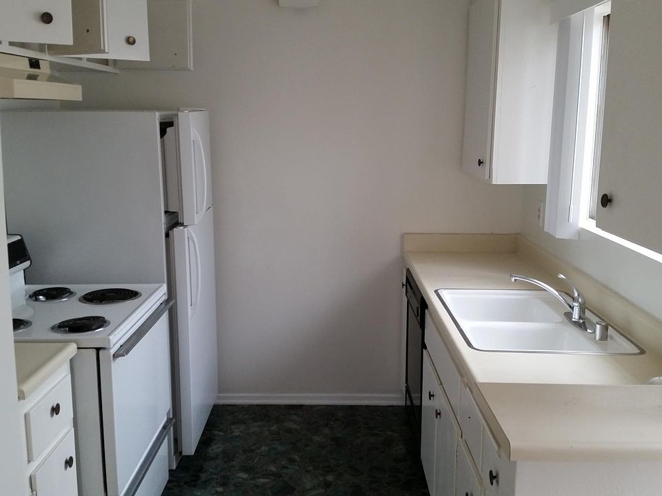 1st image of 524 W Knoll Dr