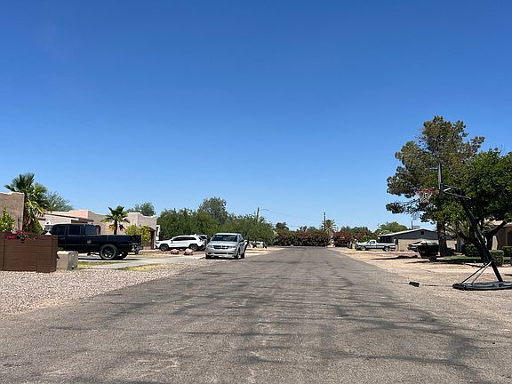 4th image of 809 W Margaret St