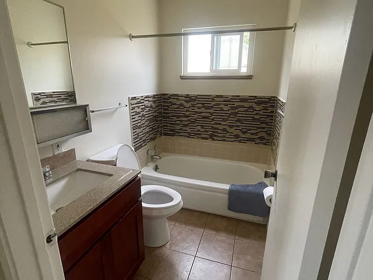 300 Swan Way — Photo 10