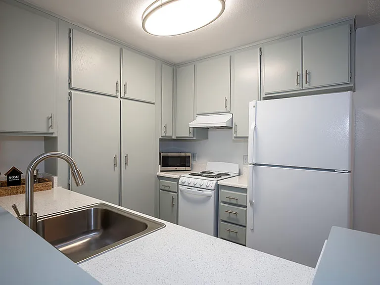 Hazelridge — Photo 2