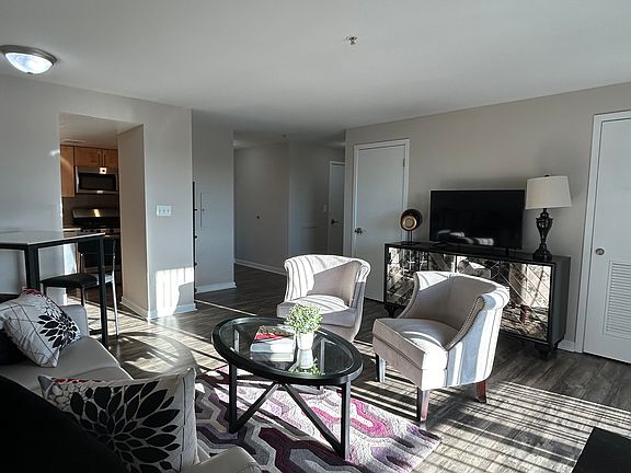 4th image of 371 Bergen Blvd APT 912