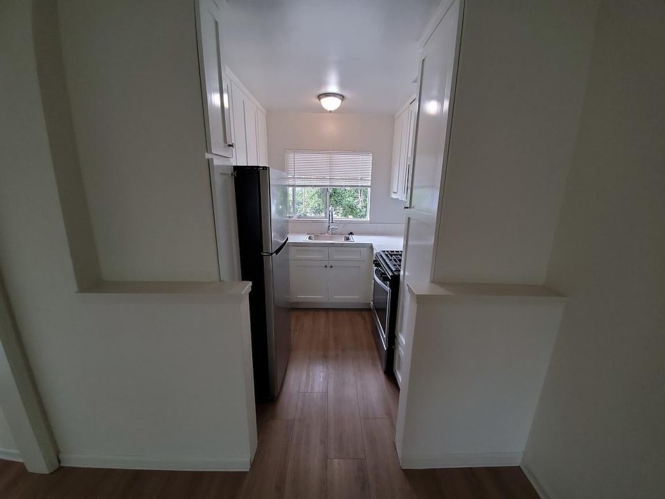 2nd image of 9749 W Pico Blvd APT D