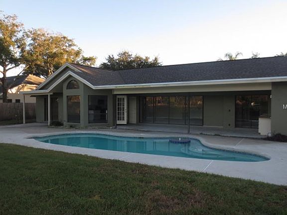 3rd image of 16145 Vanderbilt Dr