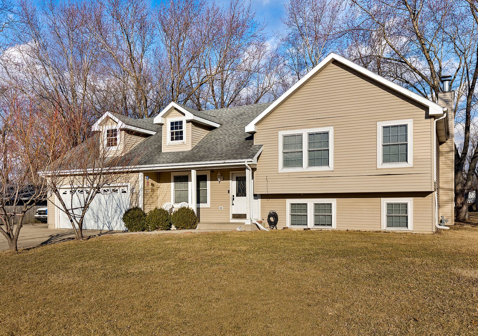 181 Skyline Dr, Carpentersville, IL 60110 | Zillow