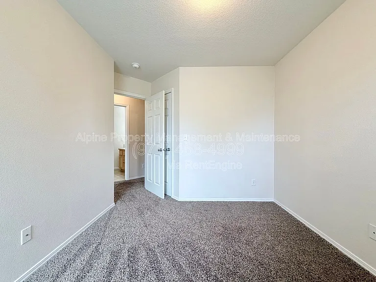 1914 27th Ave — Photo 21