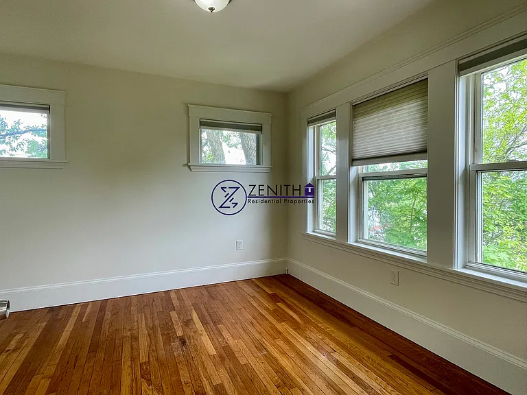 17 Ogden St #2 — Photo 8