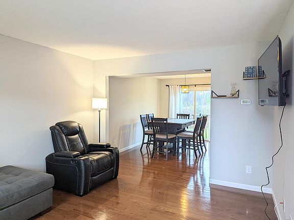 4th image of 15160 Oneal Point