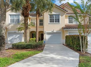 1083 Pinewood Lake Ct, Greenacres, FL 33415