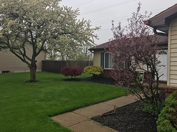 2nd image of 609 Birchwood Dr