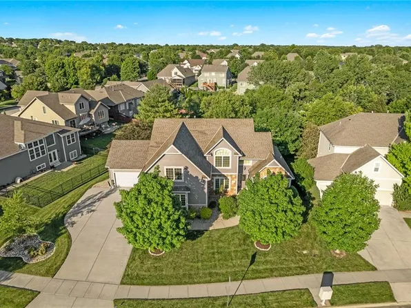 1108 Brynwood Ct, Lawrence, KS 66049