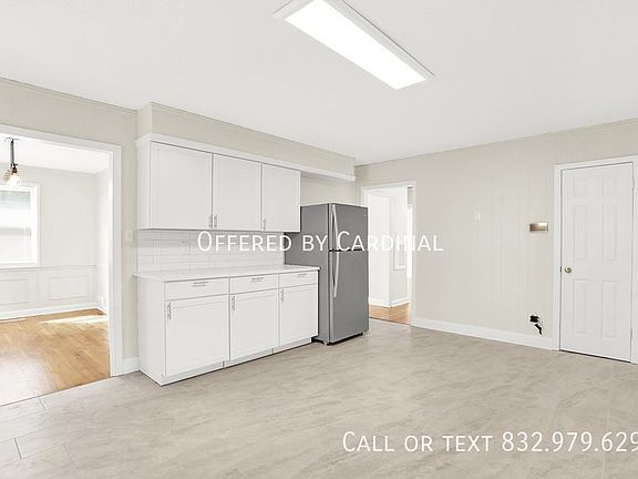 4th image of 1510 Merrycrest Dr