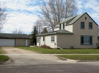 865 Miller Ave, Windom, MN 56101