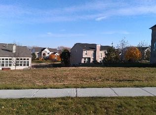 13 Springbrook Ln, Algonquin, IL 60102