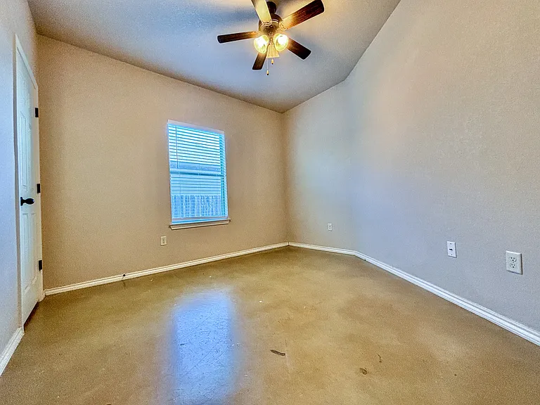 752 Saengerhalle Rd — Photo 10